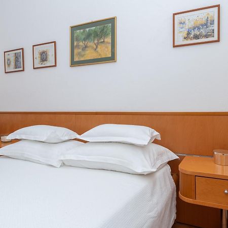 מאקרסקה Apartments Sokol מראה חיצוני תמונה
