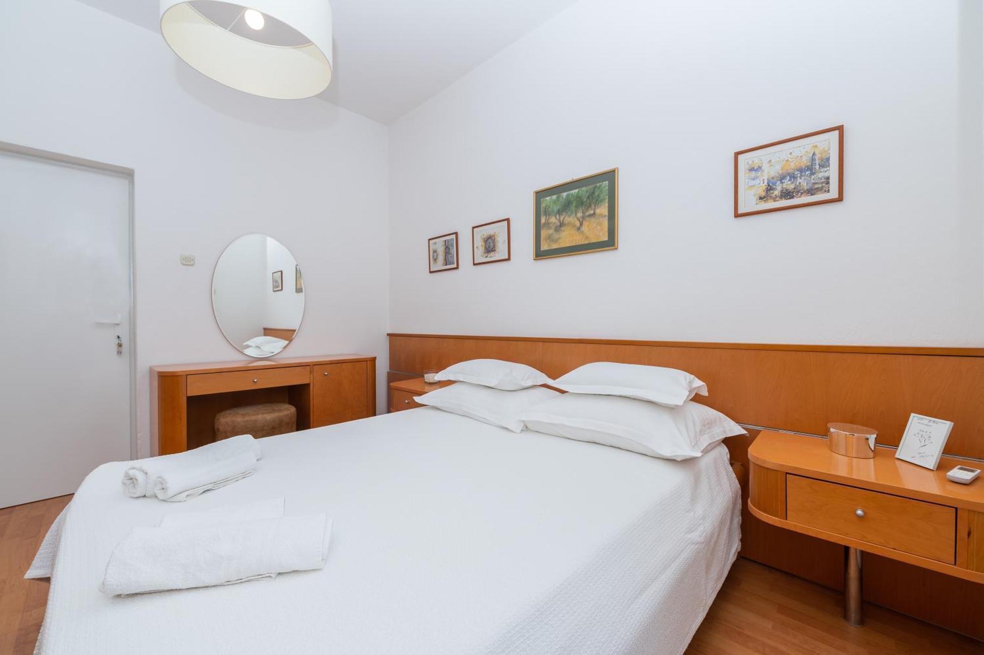 מאקרסקה Apartments Sokol מראה חיצוני תמונה