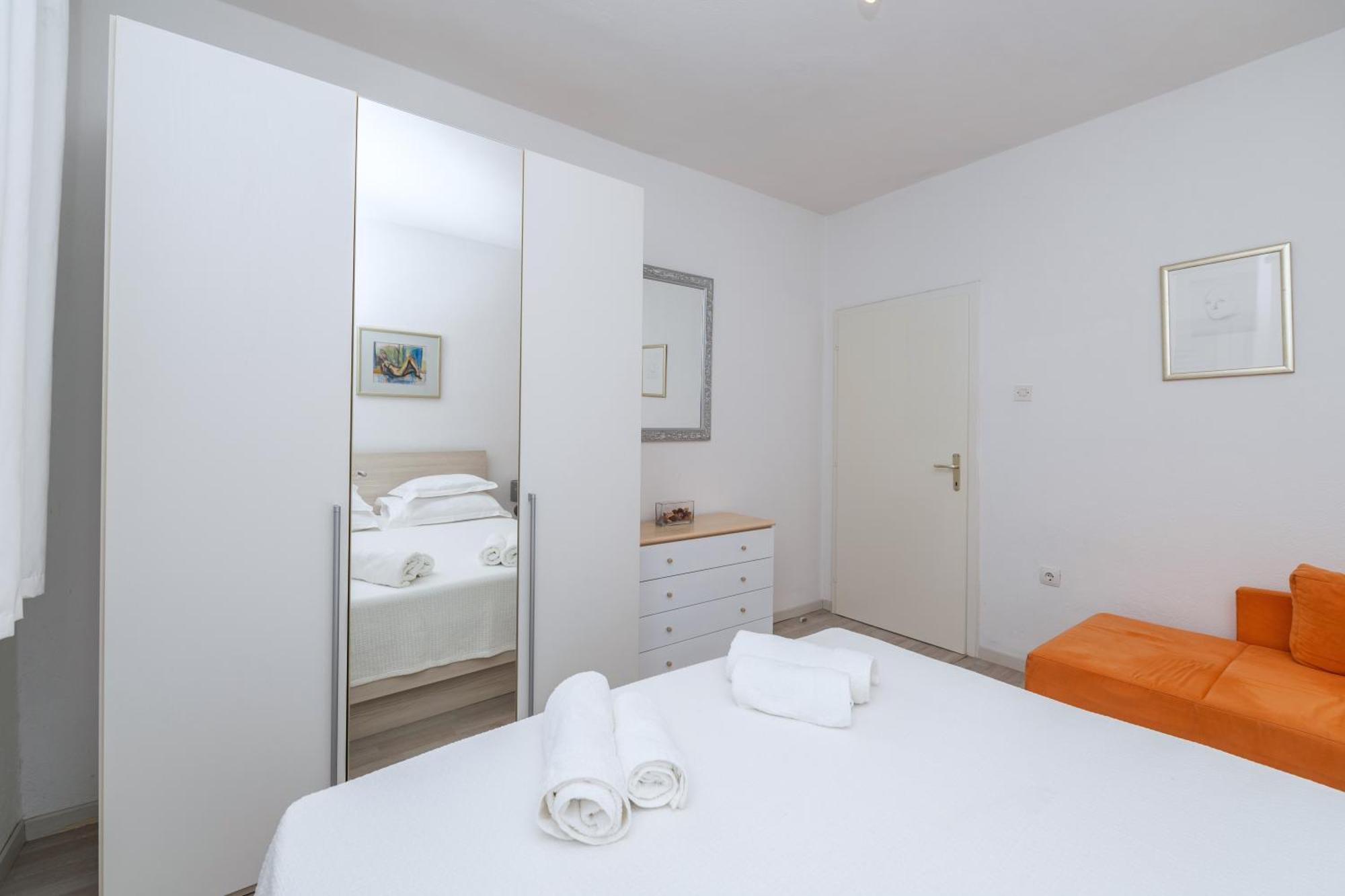 מאקרסקה Apartments Sokol מראה חיצוני תמונה
