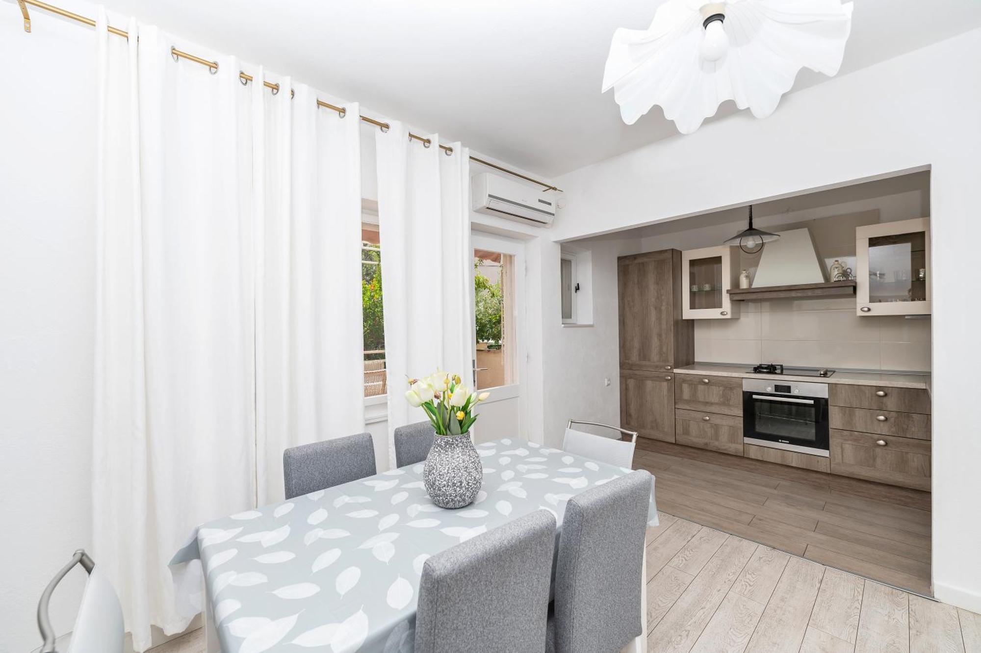 מאקרסקה Apartments Sokol מראה חיצוני תמונה