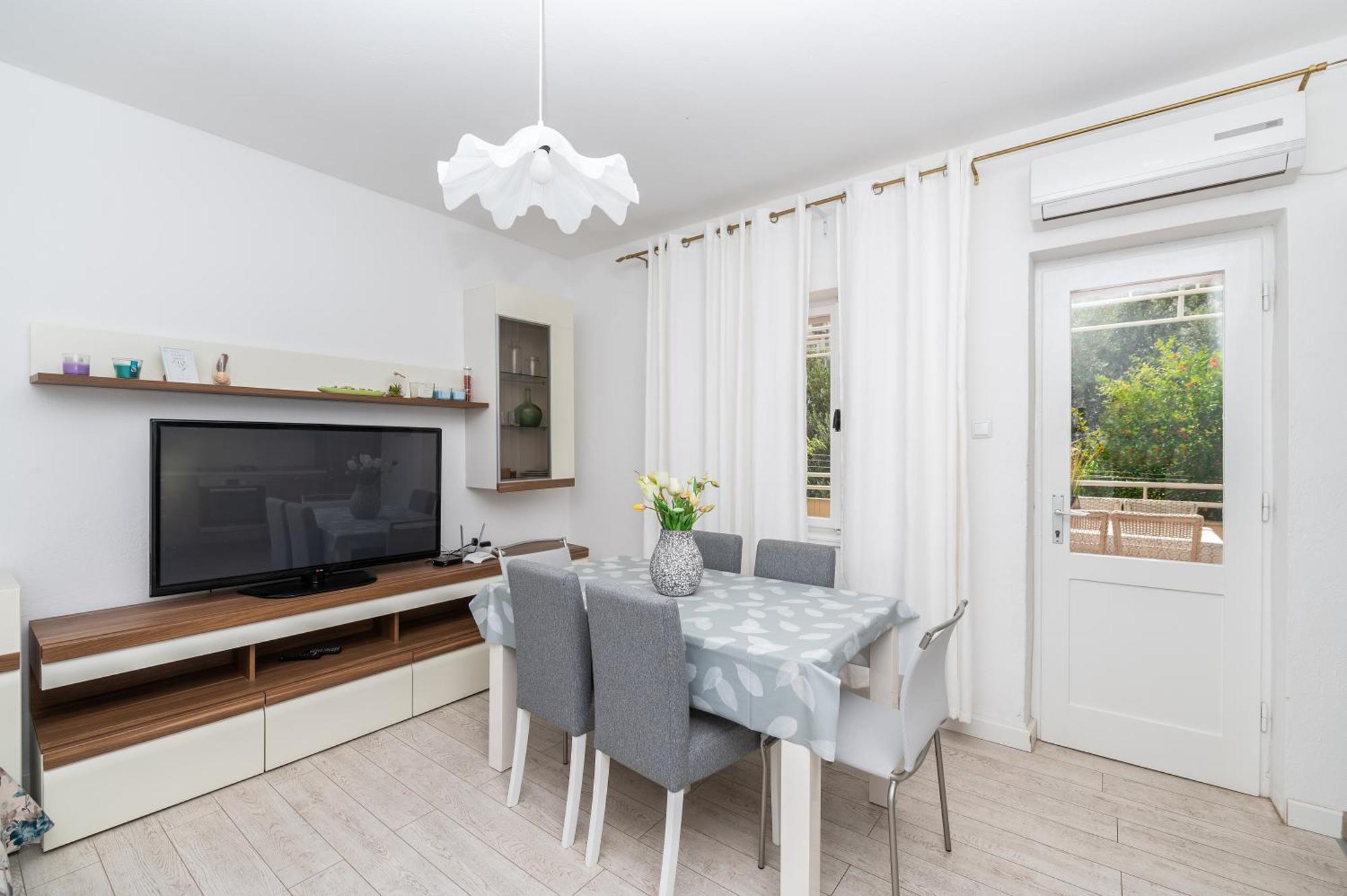 מאקרסקה Apartments Sokol מראה חיצוני תמונה