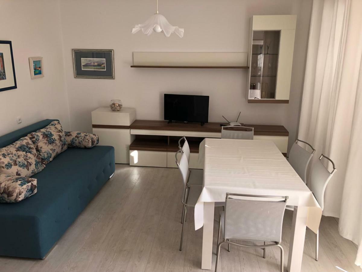 מאקרסקה Apartments Sokol מראה חיצוני תמונה